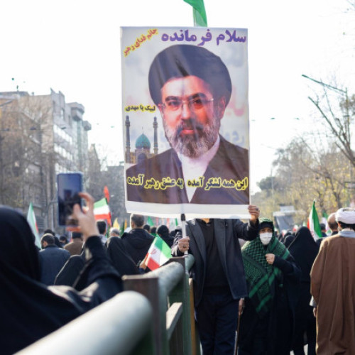 Iranul amenință cu lansarea de rachete puternice în ciuda situației din război