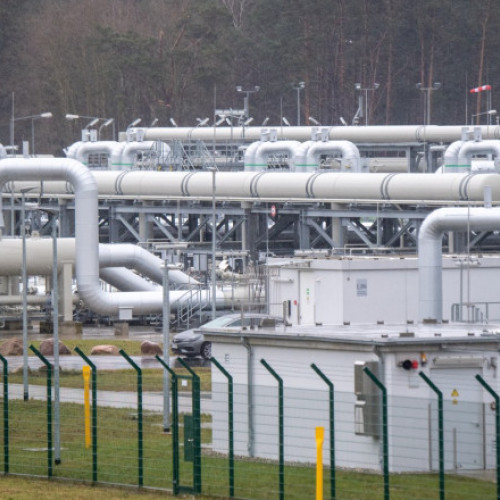 Țările est-europene susțin extinderea sistemului de conducte NATO