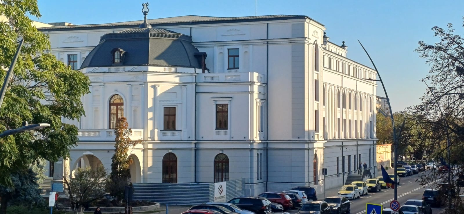 Teatrul „Mihai Eminescu” din Botoșani angajează inspector de specialitate