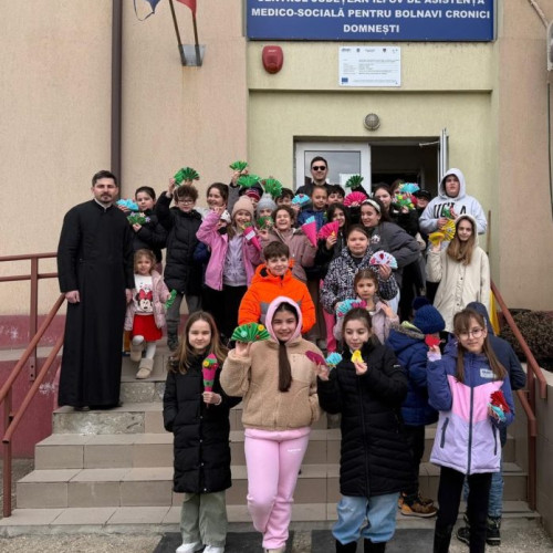 Copiii și vârstnicii s-au întâlnit pentru a celebra tradiția mărțișorului