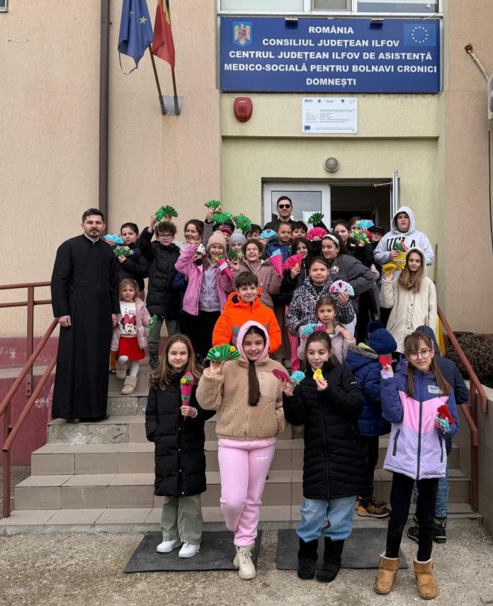 Copiii și vârstnicii s-au întâlnit pentru a celebra tradiția mărțișorului