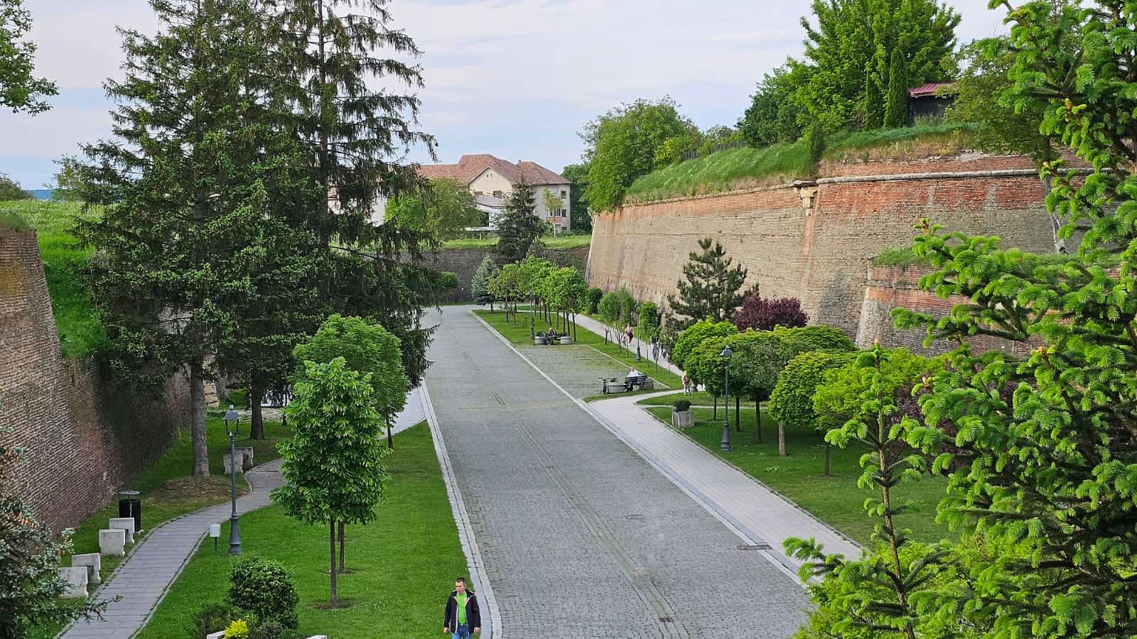 Un bărbat va fi judecat pentru exhibiționism în Cetatea Alba Carolina