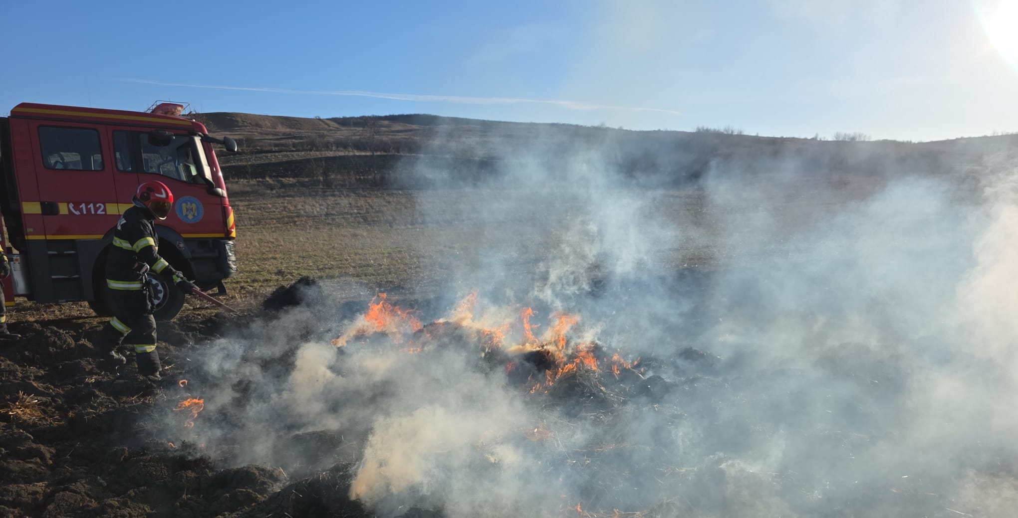 Incendiu în Șendriceni: Furajele au fost cuprinse de flăcări