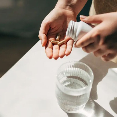 Medicii emit un avertisment pentru consumatorii de vitamina D după internarea unui bărbat