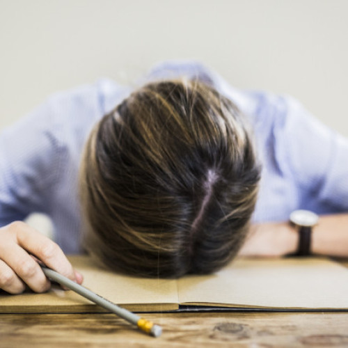 Legea anti-burnout, respinsă în Senat, stârnește reacții în USR