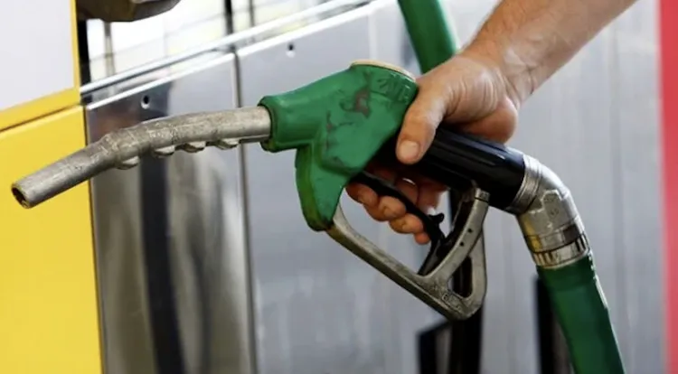 Creșterea prețurilor la carburanți afectează economia României