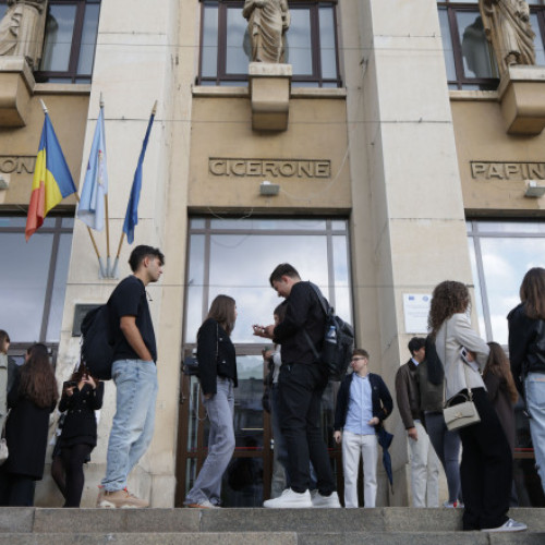 Tinerii din sistemul de protecție vor primi indemnizație până la 26 de ani