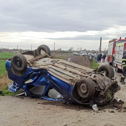 Soferita tanara accidentata in Craidorolț. Interventie de succes pentru pompieri si SMURD