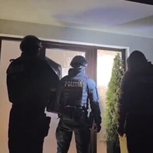 Poliția efectuează percheziții în Orăștie și Simeria pentru înșelăciune