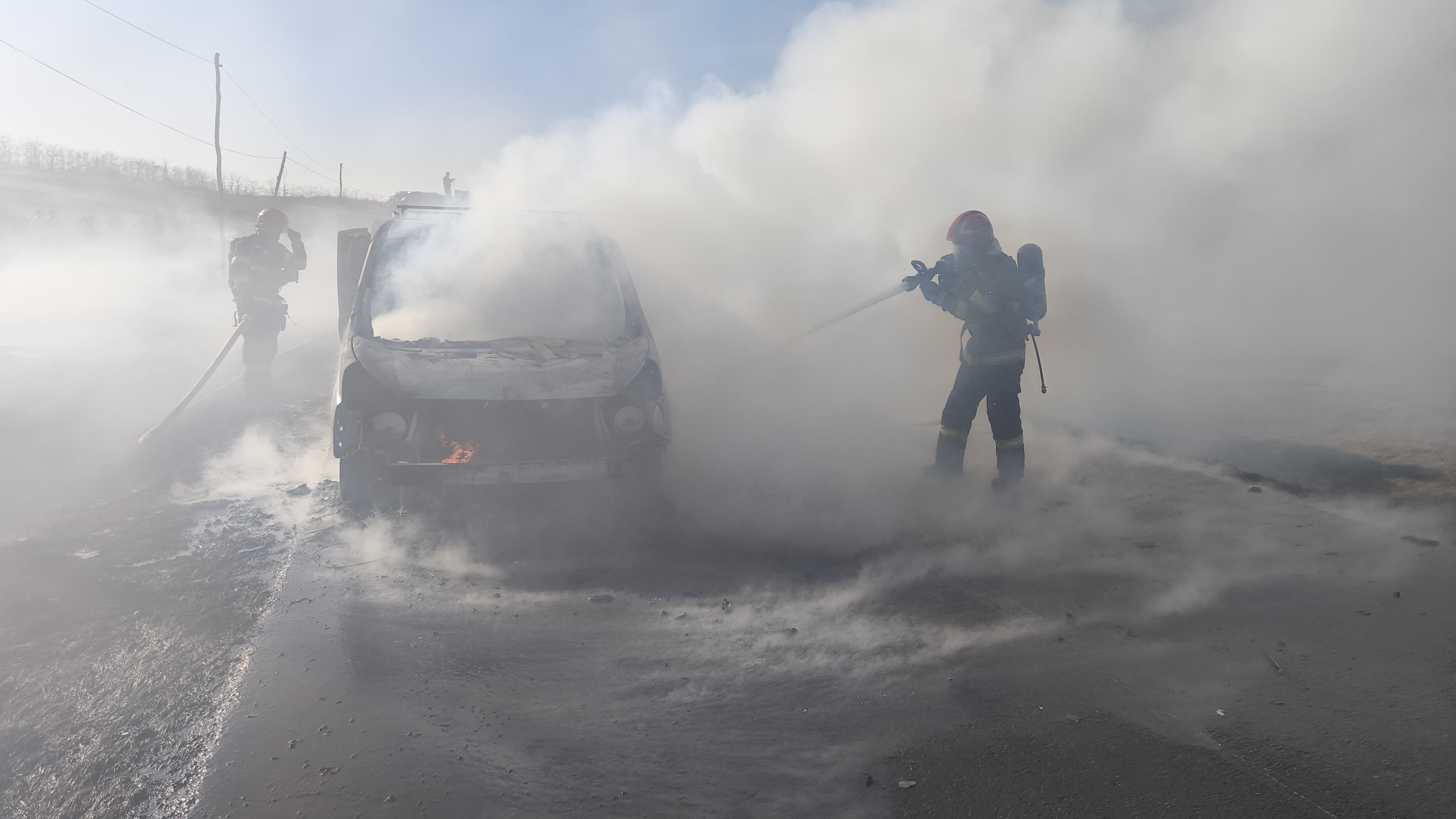 Incendiu la o autoutilitară pe drumul Dumeni-Cordăreni