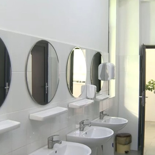 Liceul de Artă din Focșani instalează camere video în toaletele fetelor