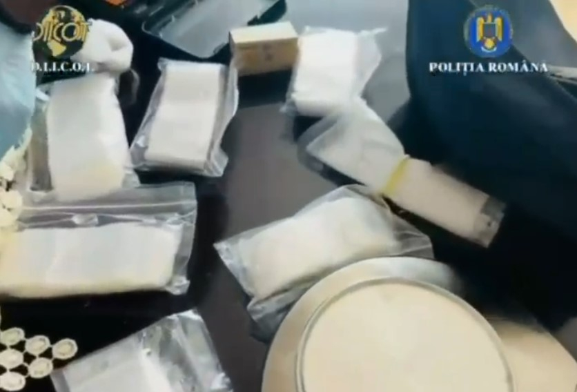 Trei tineri din Vrancea, prinși cu stupefiante în Galați