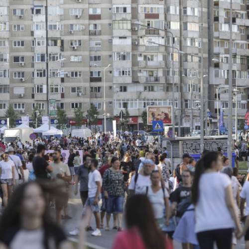 Tinerii români preferă schimbarea și ideile noi, arată un sondaj INSCOP