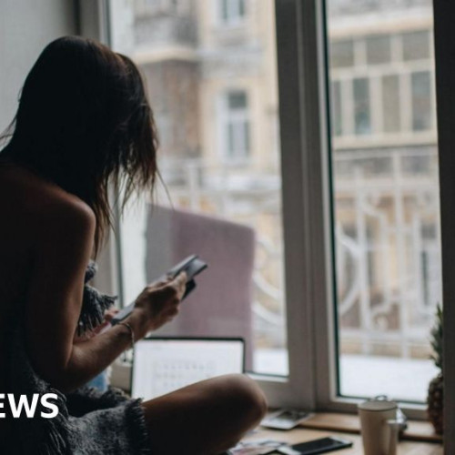 'Icky și sfâșietor': Viața ca 'chatter' pe OnlyFans