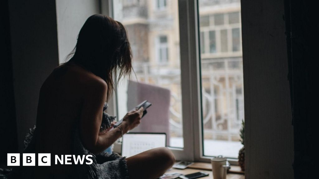 Viața ca „chatter” pe OnlyFans: o experiență dureroasă și dezamăgitoare