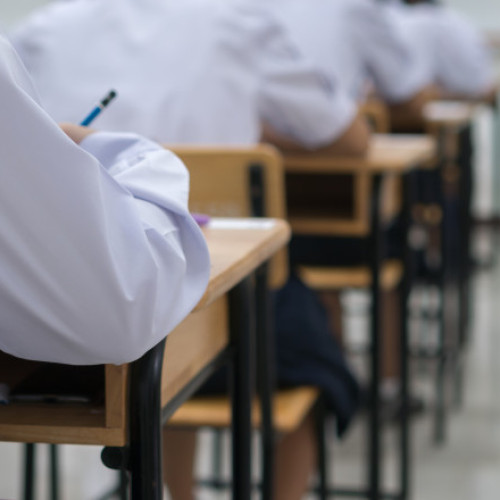 Elevii de clasa a VIII-a încep simularea Evaluării Naționale 2026