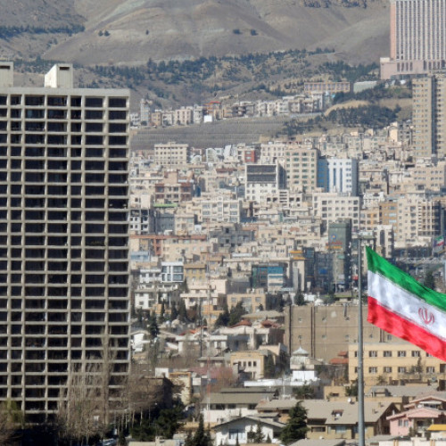 Secvența de lideri iranieni în exil pentru influență politică în aia