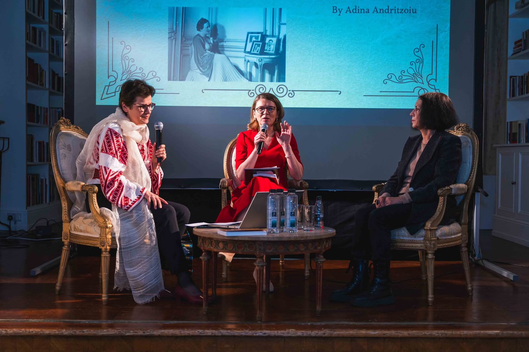 Eveniment dedicat ansamblului brâncușian la Londra, omagiu pentru femeile gorjene