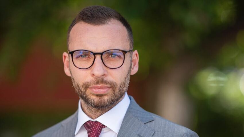 Bíró Barna-Botond cere mai multă prezență pe șantierul Palatului Administrativ