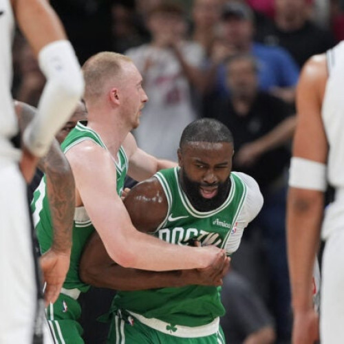 Jaylen Brown critică arbitrajul pe rețelele sociale după ce a fost eliminat din meciul cu Spurs