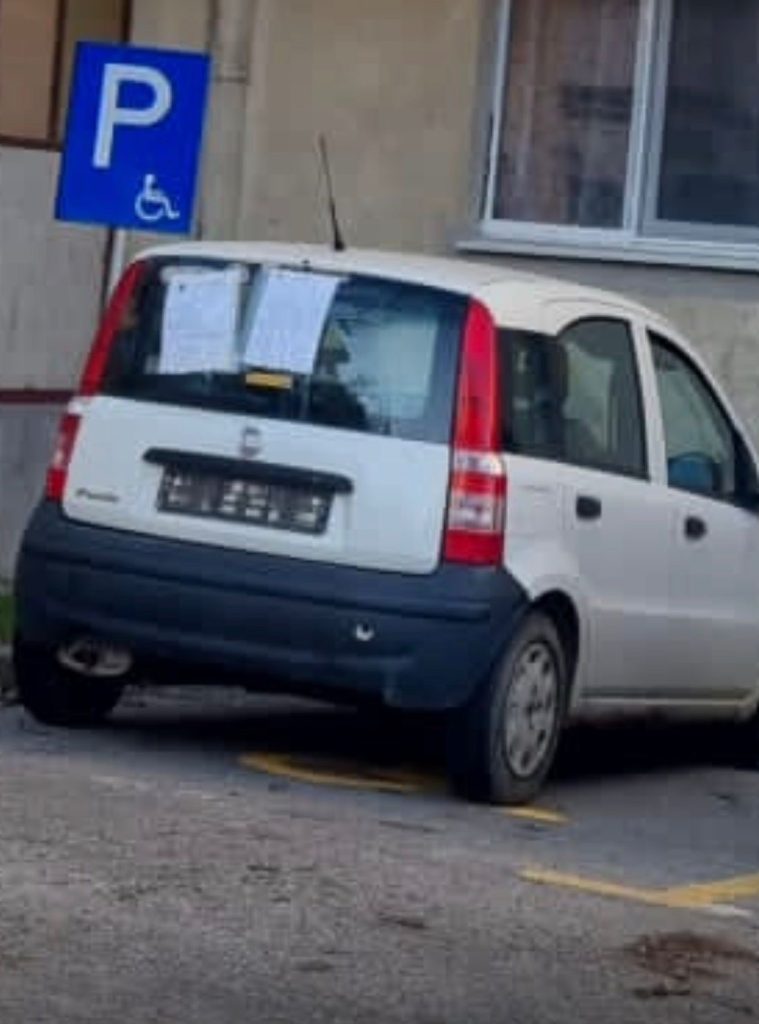 Poliția Locală Pitești caută proprietarul unui autoturism abandonat
