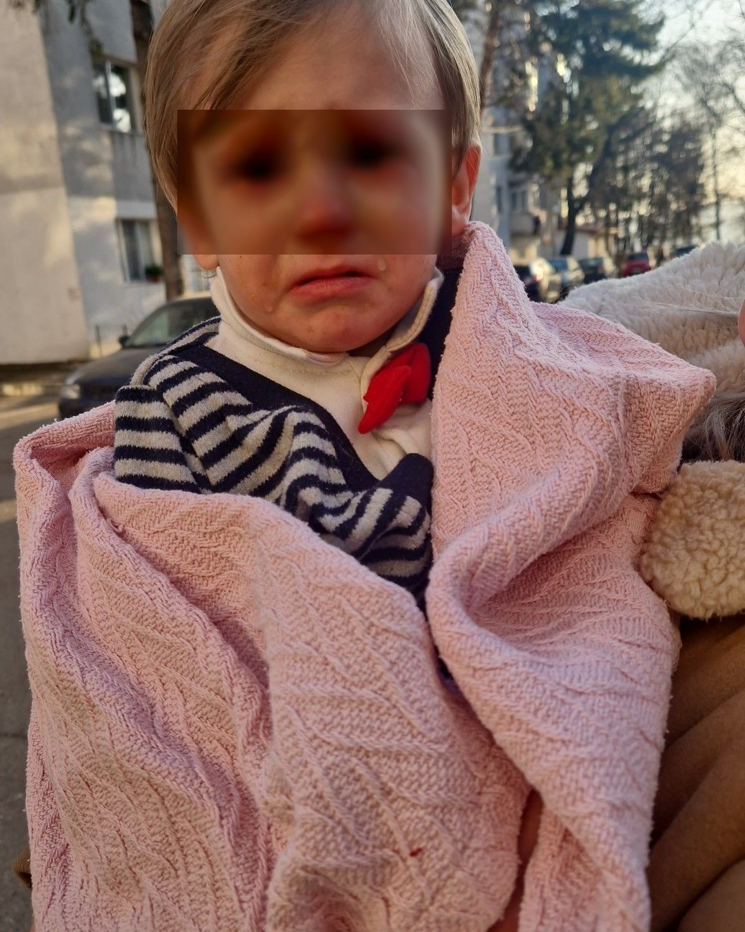 Un băiețel pierdut la Botoșani a fost găsit de o femeie