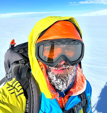 Adrian Ahriţculesei se pregătește pentru escaladarea vârfului McKinley în Alaska