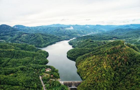 Construcții ilegale de pe malul Barajului Firiza, programate pentru demolare