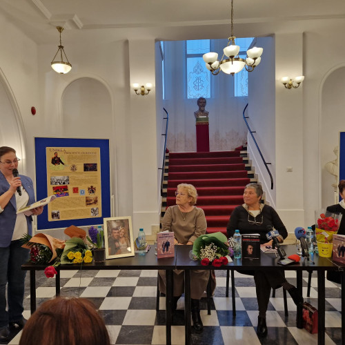 Suport copleșitor pentru Gabriela Cimpoca la lansarea cărții sale