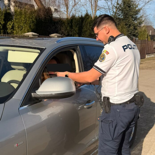 Șoferiță prinsă băută la volan, după ce a fost oprită pentru viteză