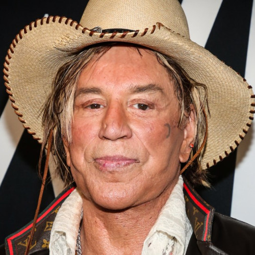 Mickey Rourke, evacuat din locuință după ce a refuzat ajutor de 100.000 de dolari de la fani