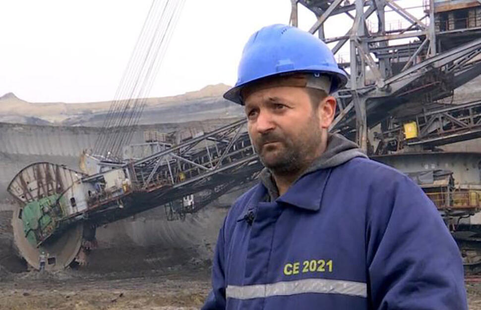 Miner în greva foamei la Ministerul Energiei a fost preluat de ambulanță