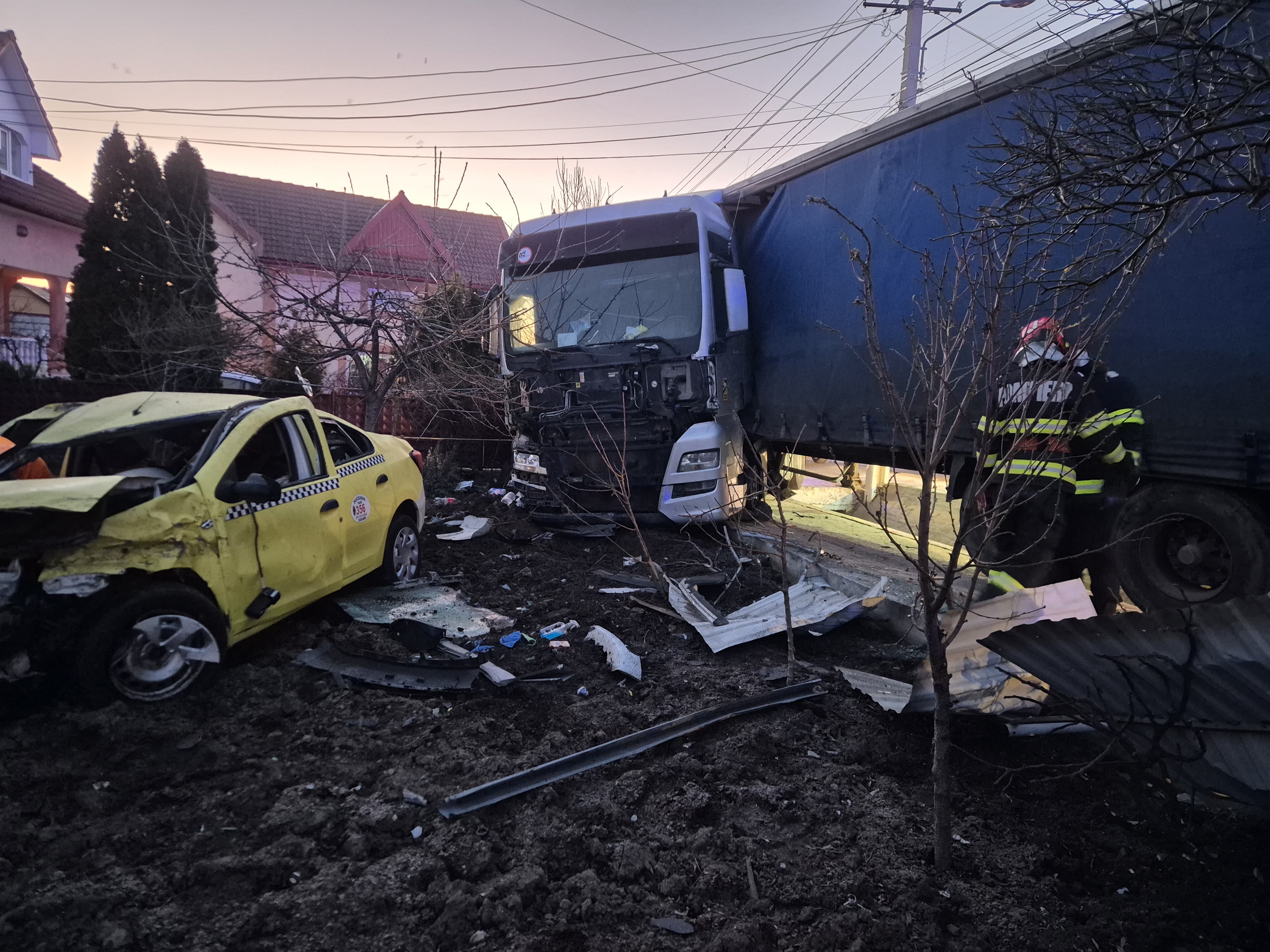 Accident rutier pe drumul Botoșani-Suceava: două persoane rănite