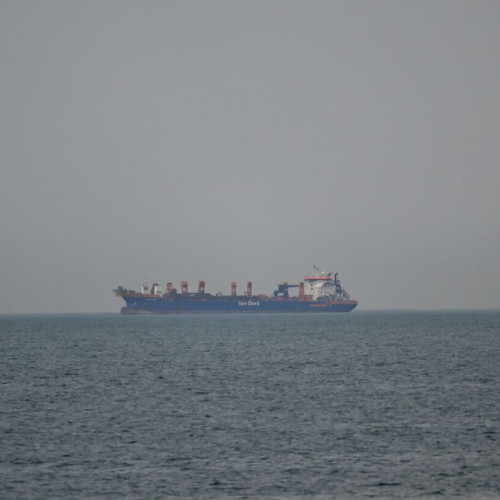 Oman evacuează nave de la terminalul de petrol ca măsură de precauție