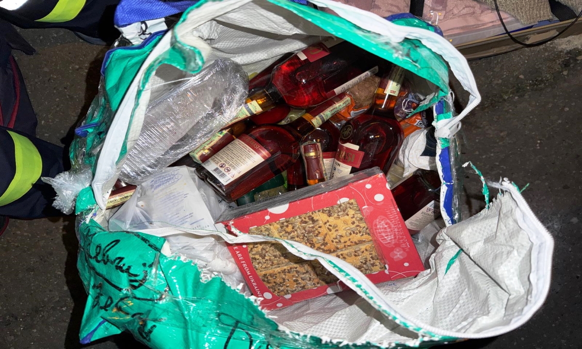 Bărbat prins cu peste 100 de litri de alcool la granița cu România