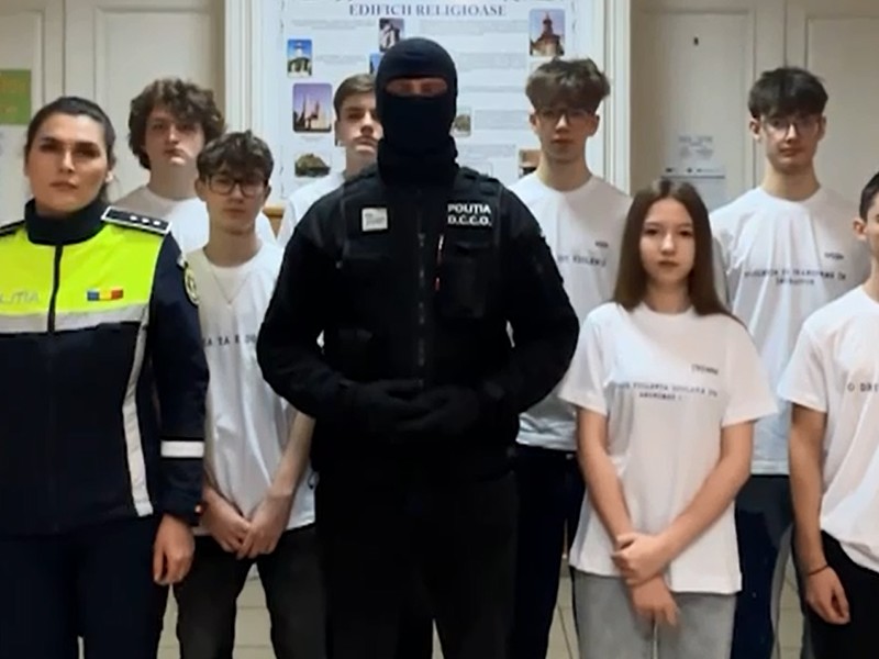 Elevii din Botoșani, implicați într-o campanie de prevenire online