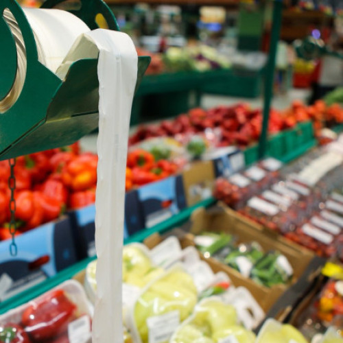 Fermierii români în criză: Adaosuri mari afectează piața alimentară