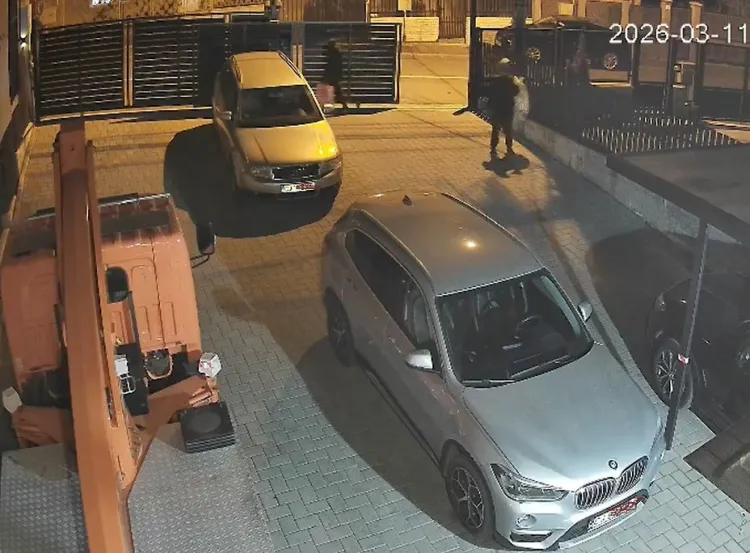 Clujeancă avertizează după ce doi bărbați au intrat în curtea ei