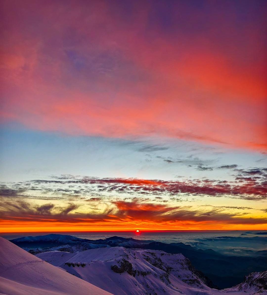 Risc moderat de avalanșe în Masivul Bucegi, avertizări pentru turiști
