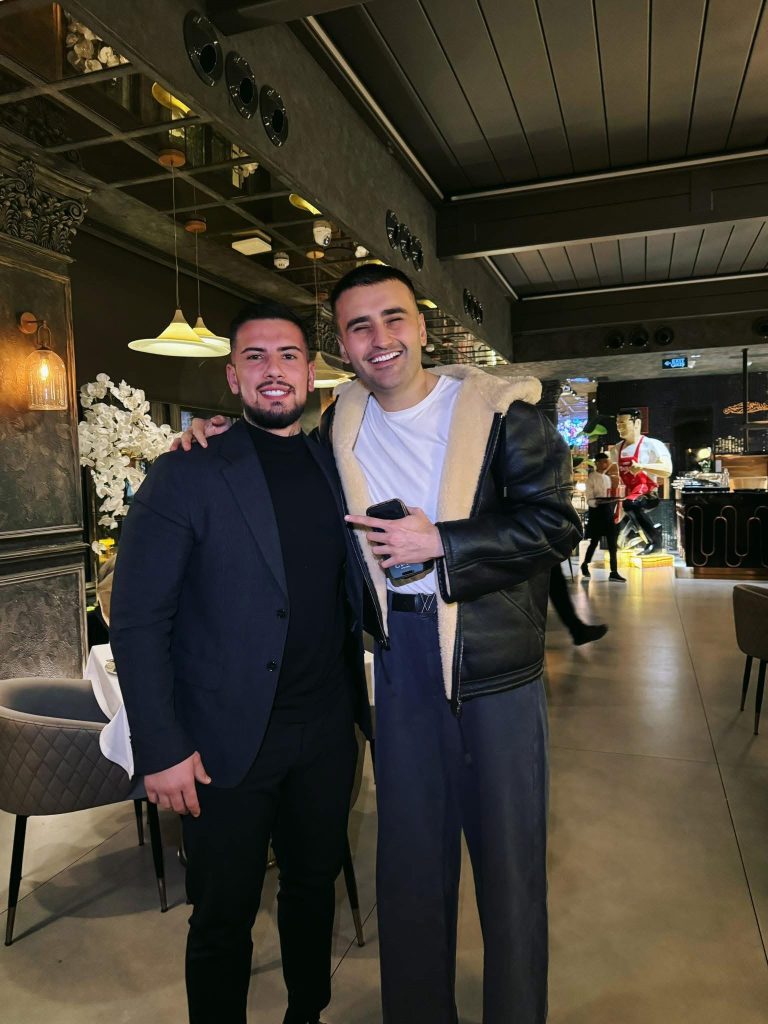 Chef din Târgu Jiu se întâlnește cu celebrul CZN Burak în Turcia