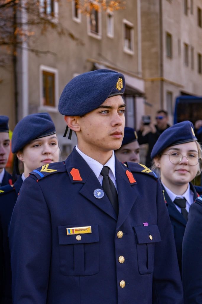 Elevii de clasa a VIII-a pot participa la sesiuni gratuite pentru admiterea în liceele militare