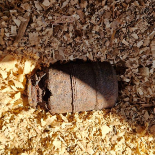 Bărbat din Livezi-Ciuc descoperă grenadă de mână în curte