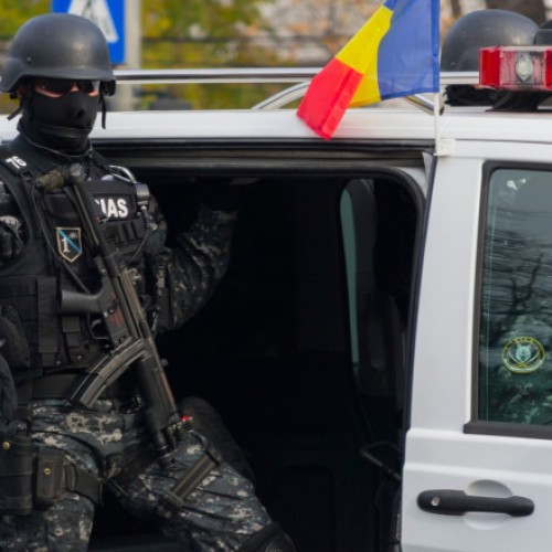 Intervenție spectaculoasă a poliției în Poiana Lacului după un atac cu pietre