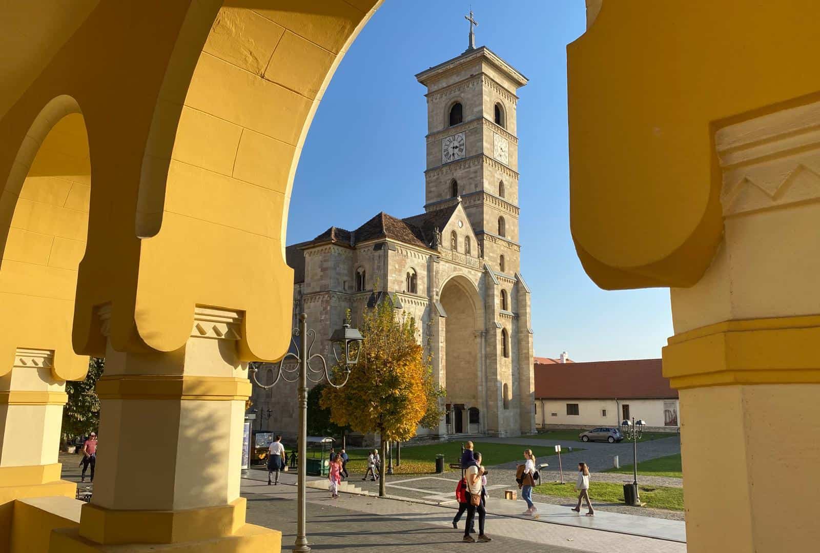 Mersul pe jos, o barieră împotriva demenței, afirmă un nou studiu