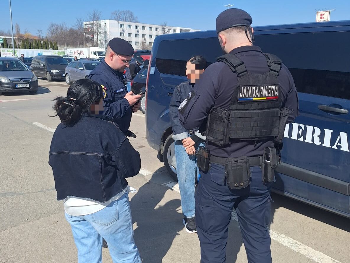 Fraude descoperite în parcarea unui supermarket din Botoșani