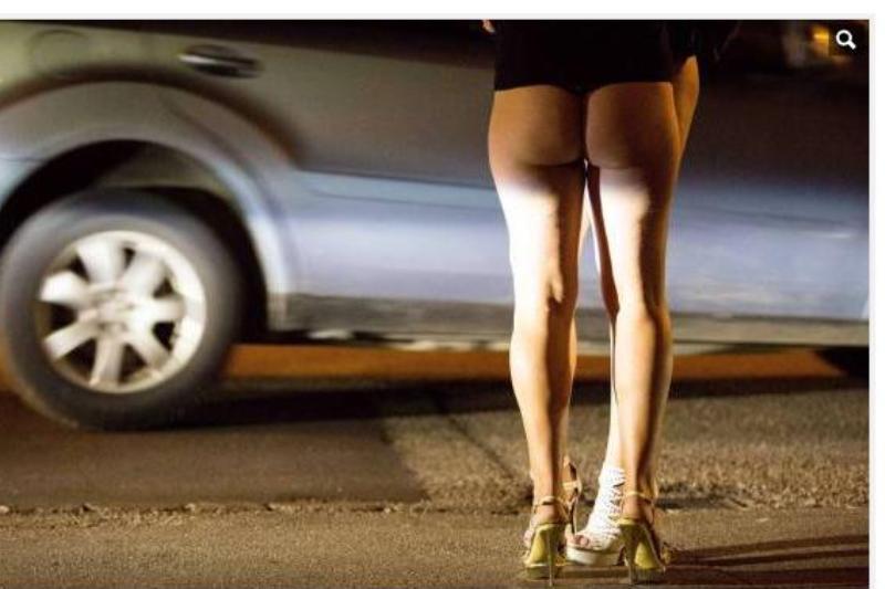 Femeie din Bihor condamnată după ce a furat portofelul unui client