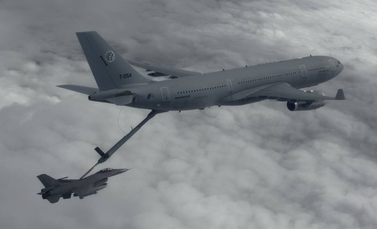 Avioanele cisternă ale SUA au sosit pe Aeroportul Otopeni