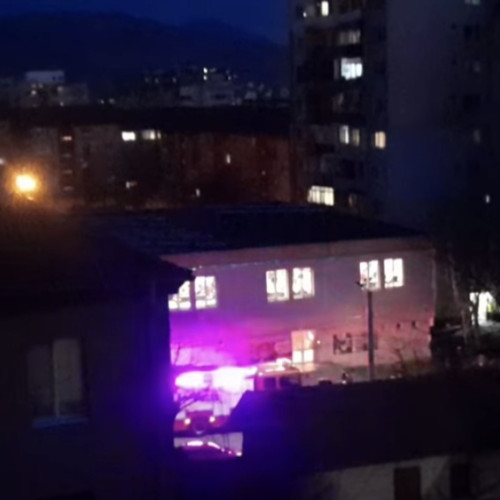 Incendiu într-un apartament din Petroșani, un bărbat de 72 de ani inconștient