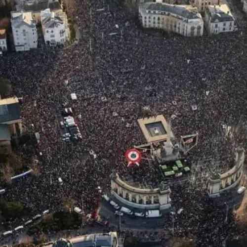 Partidul Tisza organizează un marș impresionant în Budapesta pe 15 Martie