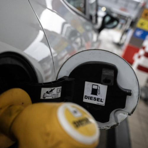 Războiul din Iran subliniază riscurile dependenței de combustibili fosili